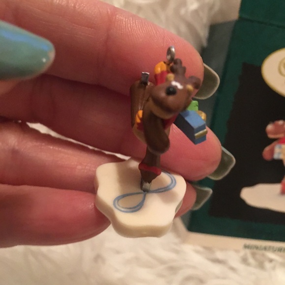 Vtg Hallmark Keepsake Ornament A Gift from Rodney Reindeer - Picture 8 of 14